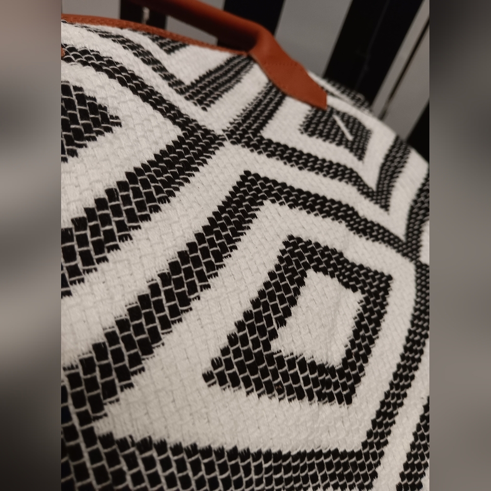 Tribe Alive Woven Purse - Picture 7 of 7